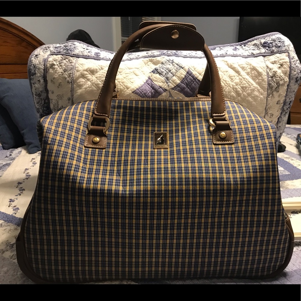 London Fog Rolling Duffel/Tote/weekender suitcase